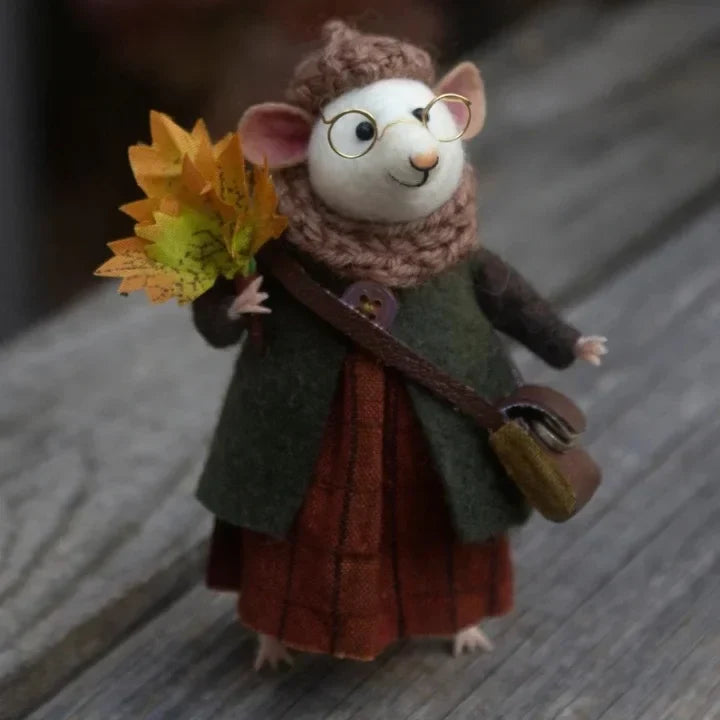 WhiskerWool™ - Handmade needle-felted mouse