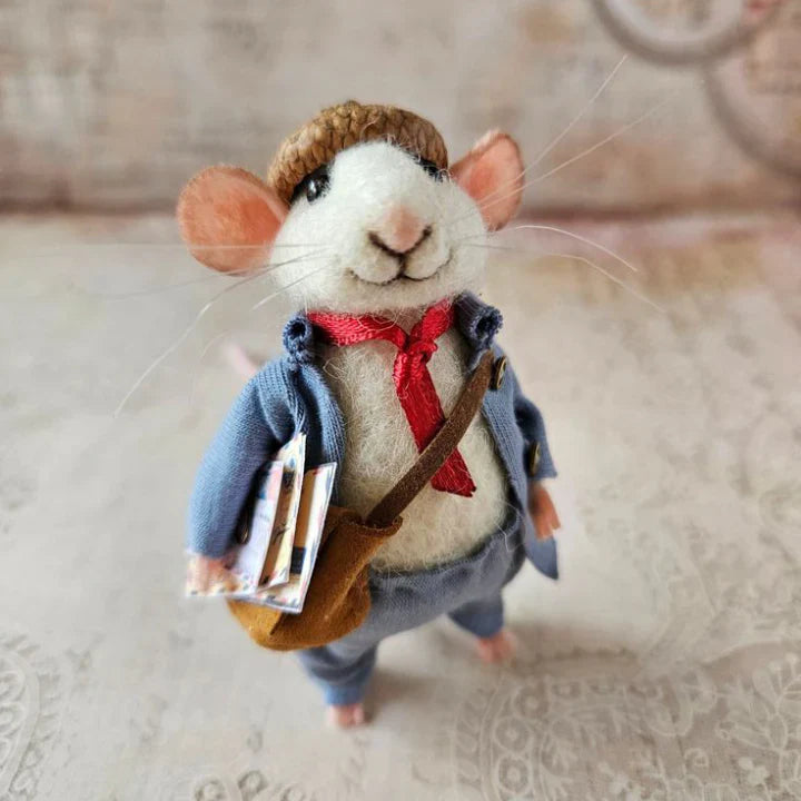 WhiskerWool™ - Handmade needle-felted mouse