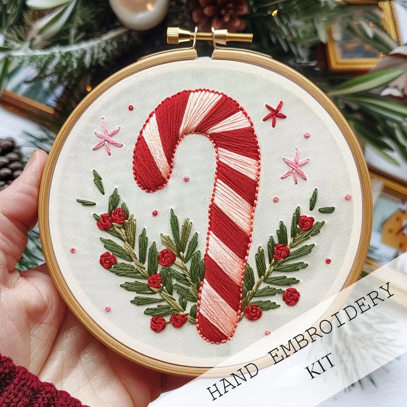 HollyHoop™ - Holiday Embroidery Kit