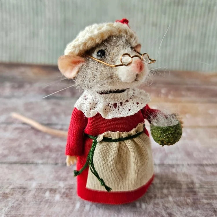 WhiskerWool™ - Handmade needle-felted mouse