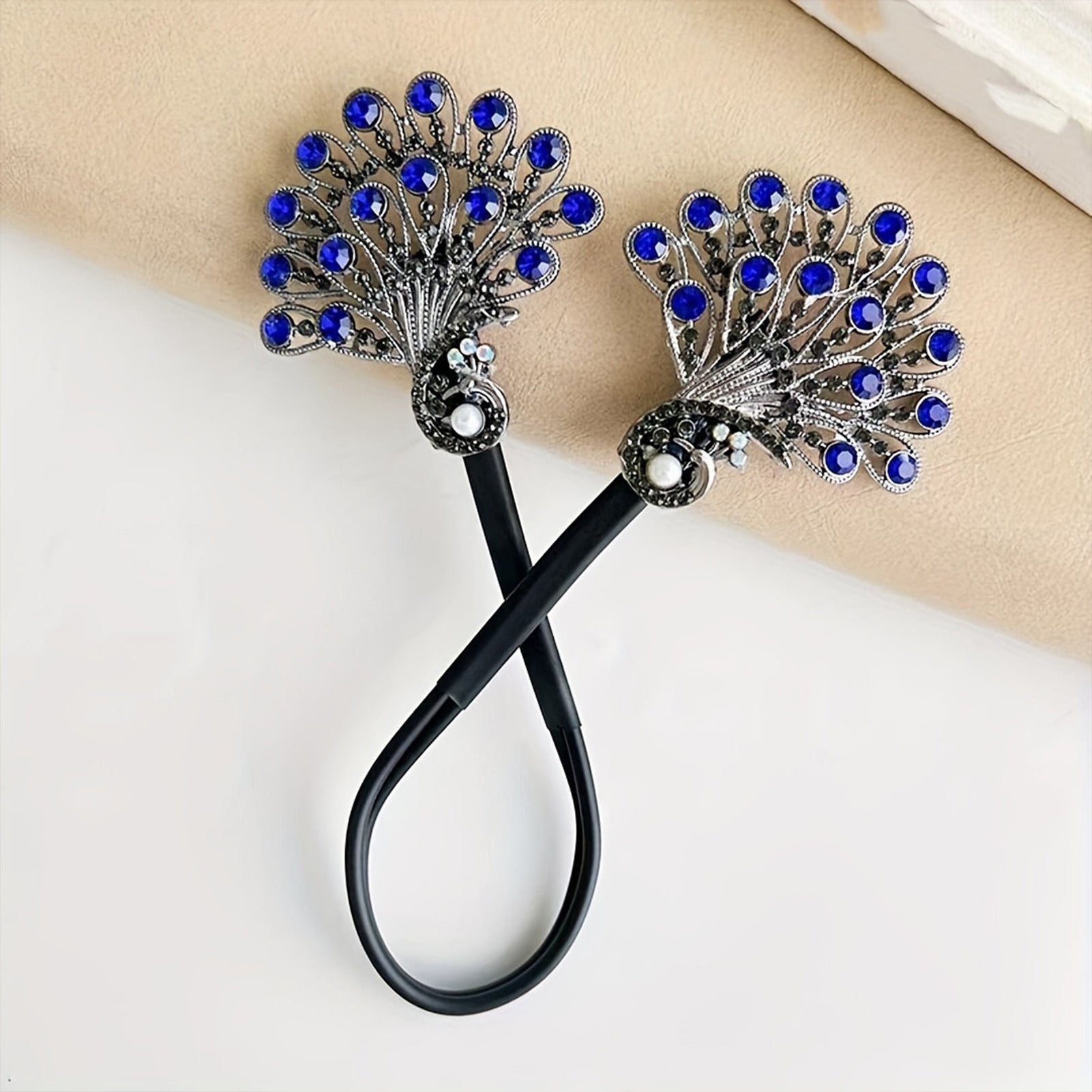 VintaClip™ – The elegant companion for your hair