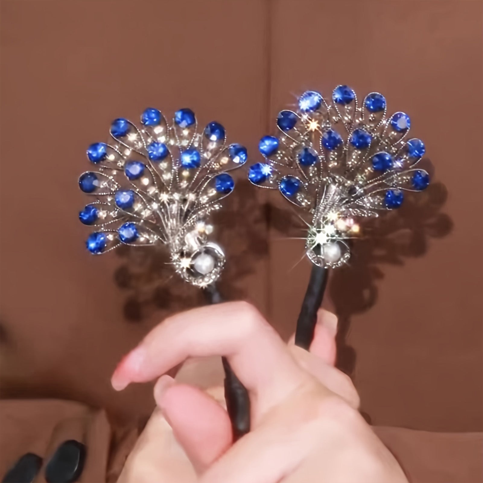 VintaClip™ – The elegant companion for your hair