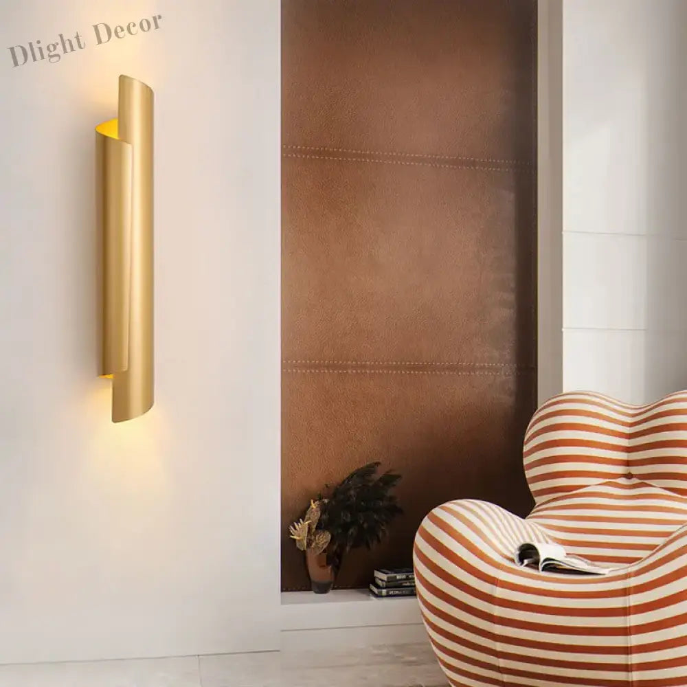Sophisticated Modern LED Wall Lamp - Radiant Gold Lighting Fixture for Living Rooms, Bedrooms, and Luxurious Entryways